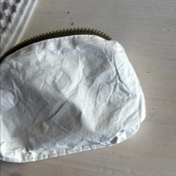 Aloha Collection Lime Checkered Mini Pouch - Picture 4 of 6